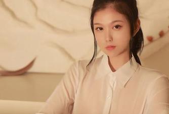 秀人网 – 陈大榕学姐图包：审美新高度，卡哇伊不解释。