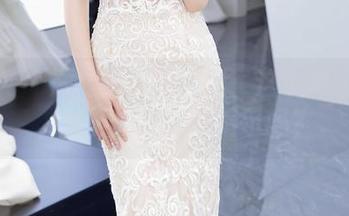 秀人网 – 顾楚楚天台图包：这个冷酷天台，是要给我什么暗示吗？