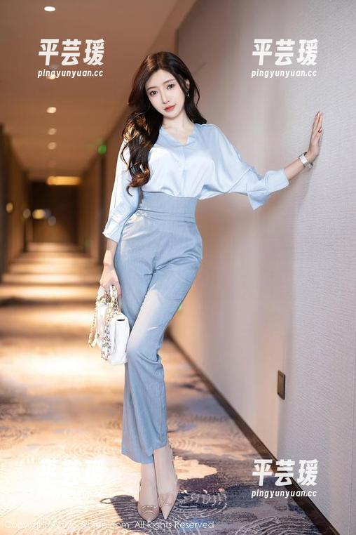 秀人网 - 黄乐然空姐定制，竟然要我替她整理行李？！