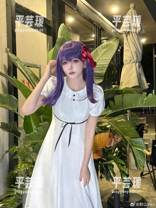 秋山AkI的泳装写真，除了好看还有什么？“说多了都是泪”。