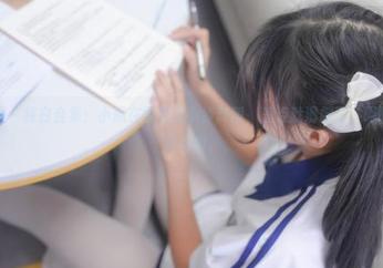 紧急企划 – 纯白合集：小恩在雪地里小步舞蹈，差点就滑倒了，呵呵，刺激又有趣。