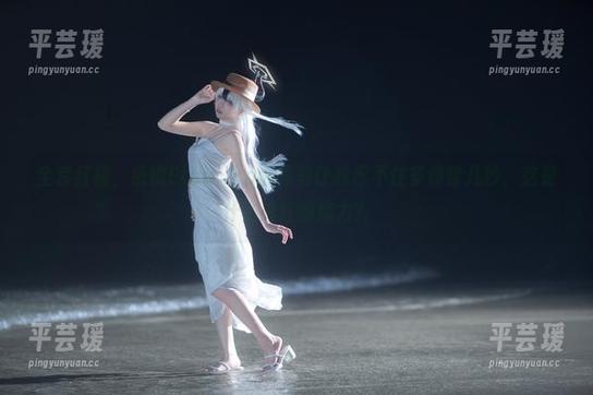 全套红裙，纸悦Etsu_ko的写真让我忍不住多停留几秒，这是什么绯红的魔力？