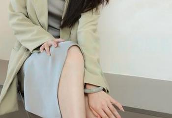 绮梦摄影 – 在小宇的护士私拍图集里，挤出一丝美好与淘气。