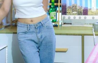 绮梦摄影 – 让人好奇的晨晨眼镜写真，究竟是怎样的视角呢？