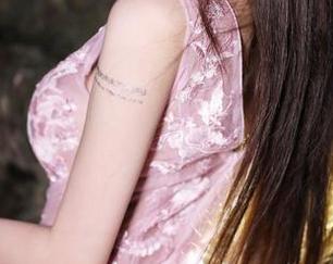 美媛馆 – 万万没想到，K8傲娇萌萌Vivian的全套夏日写真能如此失控，赶紧来下载吧！