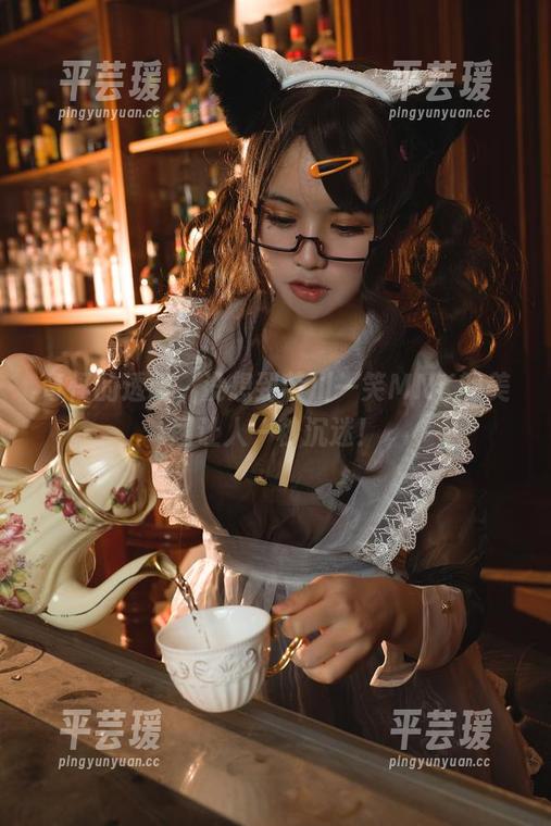 奇怪的透明，没想到芊川一笑MNK的美图让人一秒沉迷！