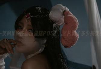 当芊川一笑MNK在剧情里摆POSE，照片藏了多少搞笑小细节？