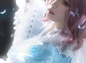 花柒Hana的白雪姬泳装写真，现代版的冰雪女王变身，谁说她只能在雪地里美得掉渣？