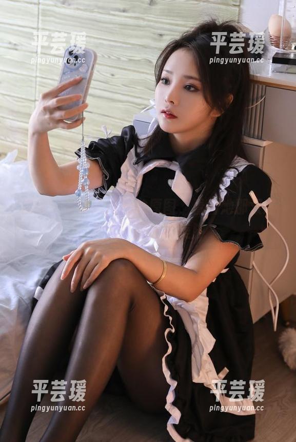 在线！苏嫣嫣阿姨的原图，看看她那双迷死人不偿命的美脚