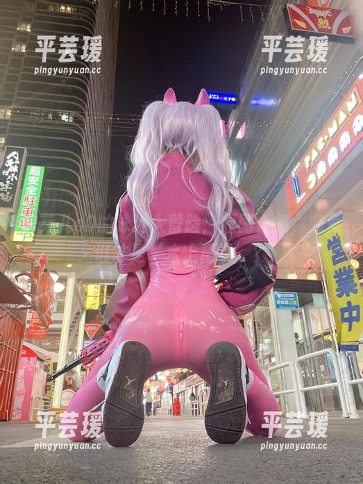 萌芽儿o0的泳池大冒险：原图合集，究竟谁才是‘水上精灵’？