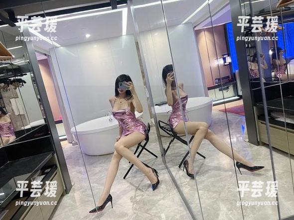 微密圈 - 全新福利，葛征以闪片丝袜挑战你我的各种想象，值得一瞧！