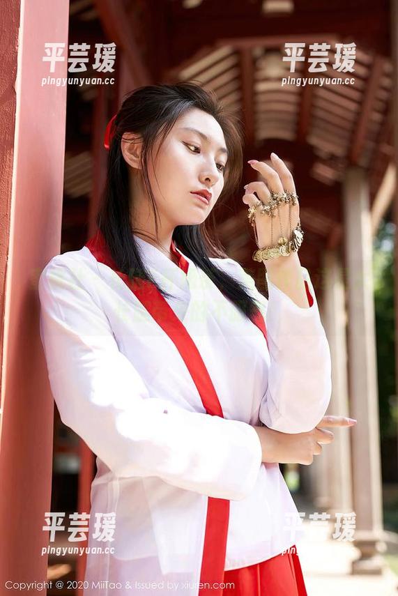 蜜桃社 - 长腿E杯奶茶，美图作品这是大长腿带来的不服气！