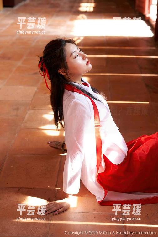 蜜桃社 - 好奇李颖诗的御姐美图？直接放眼屏幕上，看吧，没毛病！