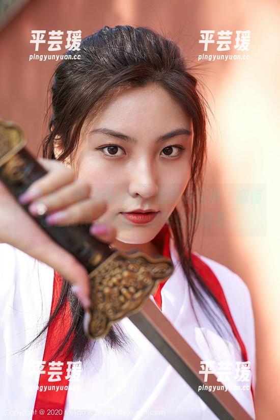 蜜桃社 - 看玛丽Mary的泳衣写真，顺便还在用网盘找回一些曾经的记忆。