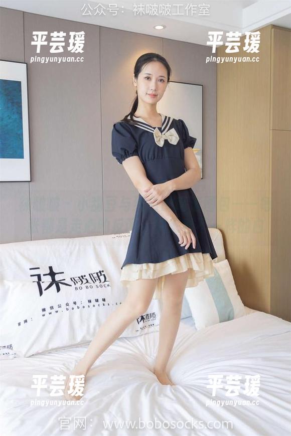 袜啵啵 - 小甜豆与纯白的高清图包——每张都是走心的反讽，快来看不一样的白