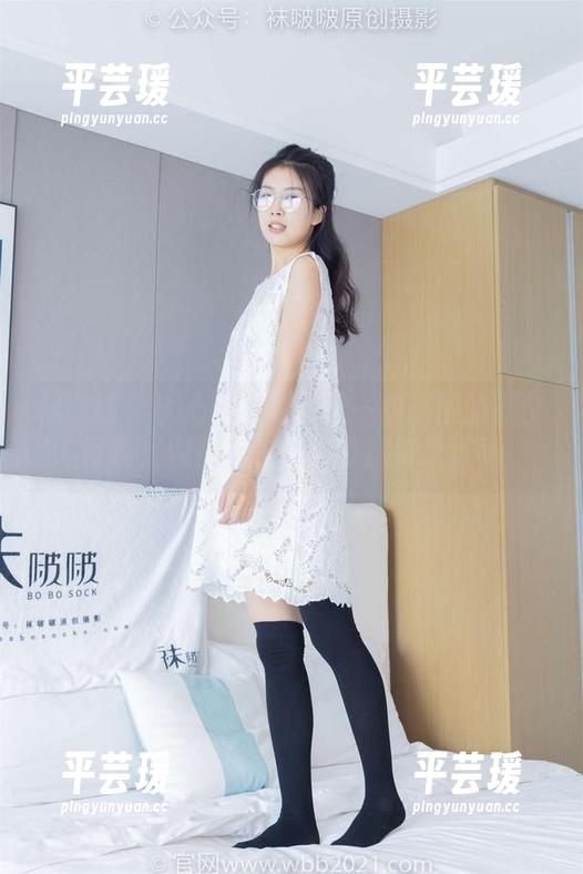 袜啵啵 - 手心发热的原图—甜甜圈的镂空写真，似乎每一个细节都食之无味