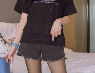 袜啵啵 – 芝士和她的两双高跟鞋图集，果然“高”不在话下