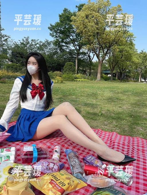 微密圈 - 软妹小九九的“黑色绑带”原图：说好的低调呢？