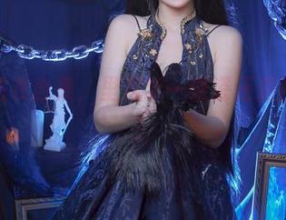 白色睡衣合集，里见年一碰瓷还是搞创意？