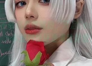 阿九从不咕咕最新旅拍，开启Cos新更新，大家是期待还是满脸疑惑？