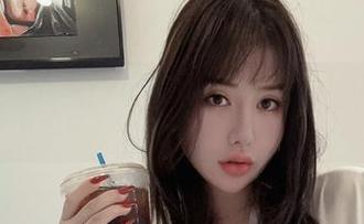 微密圈 – 阿色的独特私拍图包，潮水涌动，爱的浮沉像有趣的谜。