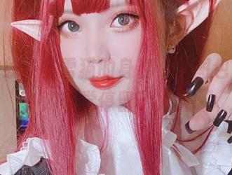 婚纱的线条与雪猫的身姿，这图包让人不知不觉停留了太久