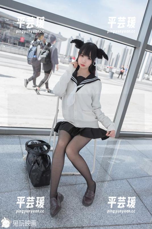 雪琪SAMA的连体衣，在线看了几眼，原图我有种感触，身体语言果然是个有趣的家伙。