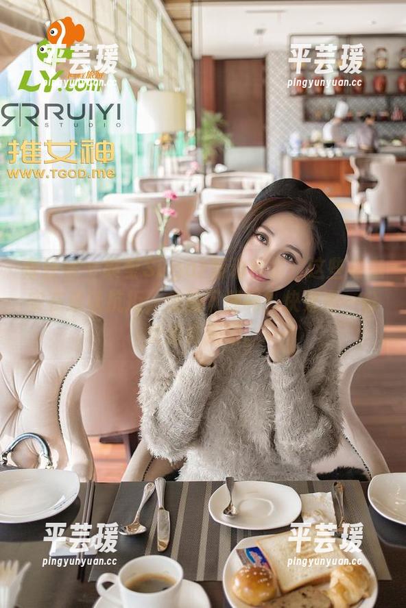 青豆客 - 梁莹Sugar运动合集：这些姿态实在难以抗拒，急着下载吗？快来添一份灵魂食粮吧。