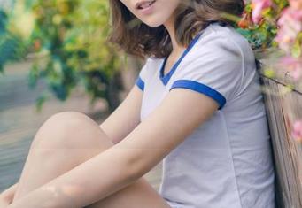 青豆客 – 王语纯的长腿福利，适合腿控和盲目的追求者。