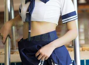 青豆客 – 免费下载这张夏日的谭晓彤，直击心尖，肆意想象她的后续。