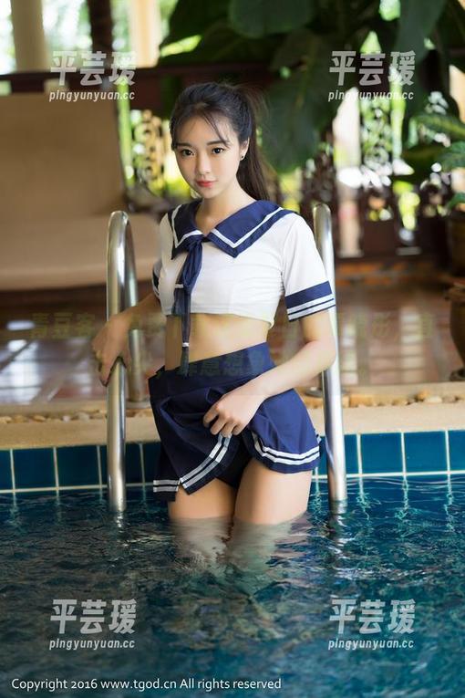 青豆客 - 免费下载这张夏日的谭晓彤，直击心尖，肆意想象她的后续。