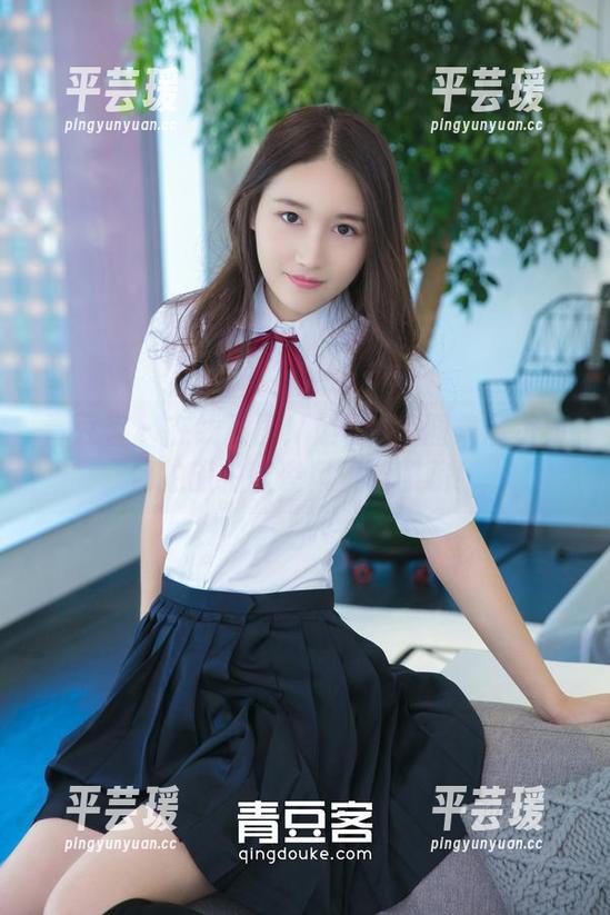 青豆客 - 在线腐国！赵馨玥的图集展示如何拍旅拍碰瓷风景和照骗！