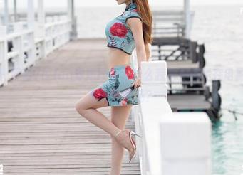 魅妍社 – 妤薇Vivian穿婚纱，为什么我觉得像是在电影里的某个疯狂角色？