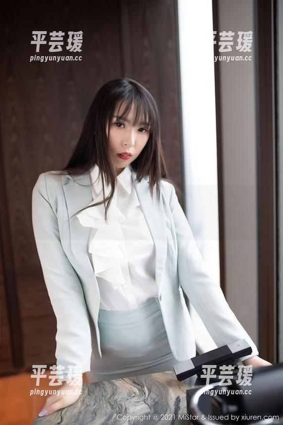 魅妍社 - 黑丝与小沫琳——这是个什么组合，我的目光总是在不经意间停留。