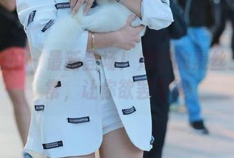 魔镜街拍 – 最新登场！婷婷的黑丝工作日常，让你欲罢不能