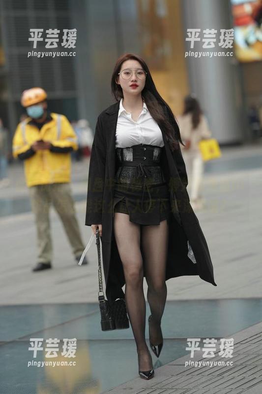 魔镜街拍 - 网盘中的秘密，婷婷的薄丝OL作品怎么能这么让人停下来深思呢？