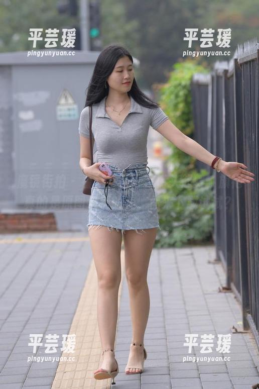 魔镜街拍-艾小青 魔镜街拍 - 看,艾小青在街头起舞,旗袍真的是原图级别的美,你来下载试试?