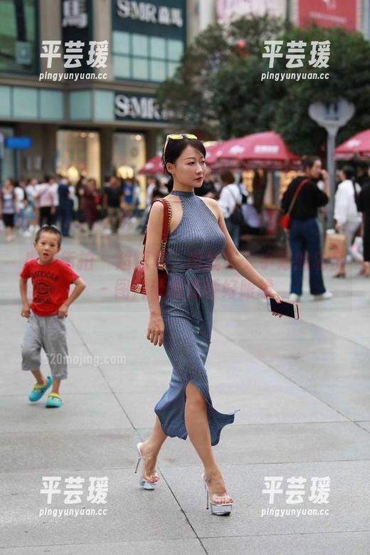 魔镜街拍 - 超短裙、肉丝与艾小青的私房－图片让我直呼好眼缘