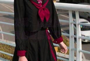 魔镜街拍新发现：肉丝旗袍小姐姐在凉亭乘凉，我的眼睛快要溢出血了。