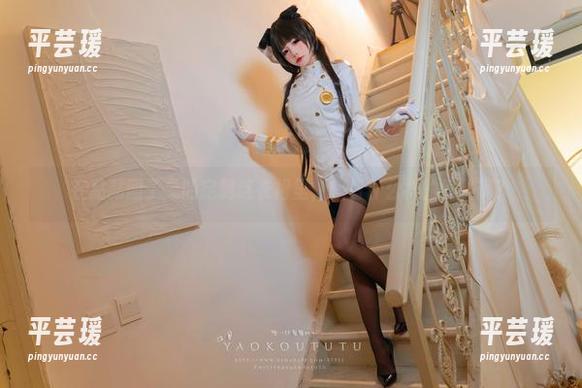 在黏黏团子兔的定制连衣裙里，藏着什么样的惊喜呢？